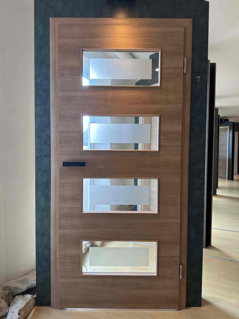 Innentür mit Glaselementen