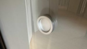 Glasschiebetür Beschlag Nahaufnahme